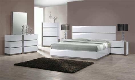 Modern White Bedroom Furniture Ideas